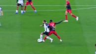 ‘A gente não trabalha com sentimento’: veja a conversa no VAR em Corinthians x Athletico-PR
