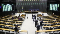 Governo avalia reação à derrota no Congresso e ainda não decidiu judicializar queda do IOF