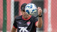 Veja a provável escalação, dúvidas e desfalques do Vitória contra o Juventude