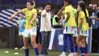 Brasil abre dois, mas leva virada da França no último amistoso antes da Copa América