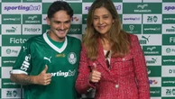 Khellven celebra chegada ao Palmeiras: ‘Voltei a um gigante e estou ansioso para estrear’
