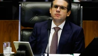 Não existe mandato à distância’, diz Hugo Motta sobre Eduardo Bolsonaro