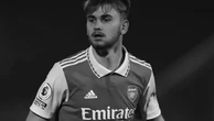 Quem era o ex-atacante do Arsenal que morreu após se chocar contra um muro durante jogo?