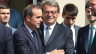 Em meio a protesto com bloqueios e ônibus queimados, novo primeiro-ministro da França promete romper com passado