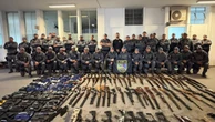 Polícia descobre bunker secreto do crime e apreende mais de 180 armas no interior de São Paulo