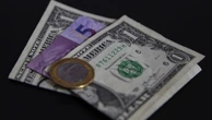 Dólar recua 1,32% e fecha a R$ 5,60, no menor nível desde outubro de 2024