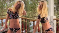 Carolina Dieckmmann encanta seguidores com fotos ousadas das férias em Búzios