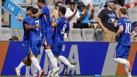 Chelsea goleia Benfica na prorrogação após duas horas de paralisação e reencontra o Palmeiras em um jogo de Mundial de Clubes