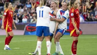 Goleira brilha nos pênaltis, Inglaterra derrota a Espanha e é bicampeã da Eurocopa feminina