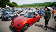 マツダを代表するスポーツカー｢ロードスター｣と｢ロータリーエンジン搭載車｣のミーティングで知るメーカーの姿勢 | ライフ | 東洋経済オンライン