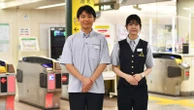 運転士｢ポロシャツ勤務OK｣変化する鉄道員のシンボル　小田急､相鉄に続き東京都交通局が制服に採用 | ビジネス | 東洋経済オンライン