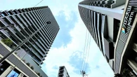 ｢大山にタワマン必要？｣｢いつの間にか建設計画が…｣　560m続く都内有数商店街を襲う再開発の不条理と食い違う意見の全貌 | ライフ | 東洋経済オンライン