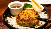 ｢ガッツリ系じゃないのになぜ人気？｣…箸を入れた瞬間ジュワッ､九州ローカル店の爆売れハンバーグが想像以上だった | ライフ | 東洋経済オンライン