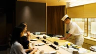 ｢高級寿司で魚以外に味わいたいもの｣と｢進化する回転寿司の今｣――業界に詳しい専門家が教える"寿司の楽しみ方" | ライフ | 東洋経済オンライン
