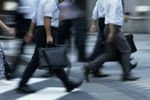 5月の名目賃金は4カ月連続で3%超える伸び､物価変動を反映した実質賃金は5カ月連続で前年を上回る…堅調な春闘を反映 | 政治・経済・投資 | 東洋経済オンライン