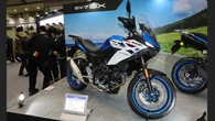 伝統の650cc･Vツインエンジン復活…冒険心を掻き立てるスズキの新型クロスオーバーバイク｢SV-7GX｣日本導入の可能性 | ライフ | 東洋経済オンライン