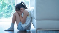 家に｢知らないおじさん｣がいるストレスは甚大だ…京都･南丹男児殺害事件から｢シングルマザーの恋愛｣を真面目に考える | ライフ | 東洋経済オンライン