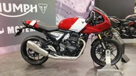 普通二輪免許で乗れる輸入バイクが増加中…トライアンフ新型｢スラクストン400｣｢トラッカー400｣でシェア拡大なるか | ライフ | 東洋経済オンライン