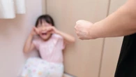 ｢じっとり､背中に嫌な汗をかいた…｣　吉本ばなな氏がnoteで被虐待･共依存を告白､虐待サバイバーの30歳女性が感じたこと | ライフ | 東洋経済オンライン