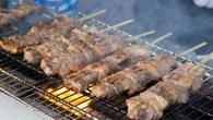 "あの害獣"が串焼きに!?　栃木･益子陶器市の楽しみは器選びだけじゃなかった――50代姉妹がはまった｢肉の味｣とは | ライフ | 東洋経済オンライン