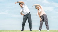肩こり･腰痛対策に､認知症リスク低減効果まで…体の不調を同時に解決？本当に正しい｢ラジオ体操｣のやり方 | ライフ | 東洋経済オンライン