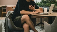 ｢すね毛が気持ち悪い｣という声もあるが…"おじさんのハーフパンツ"が集中砲火を浴びる納得の理由と回避策 | ライフ | 東洋経済オンライン