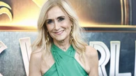 Las alpargatas de maxi cuña también son para los looks elegantes de las mujeres +60 este verano, palabra de Cristina Cifuentes