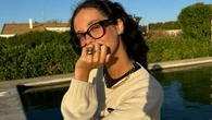 El look más pijo de Victoria Federica con jersey que le ha podido robar a su novio y gafas de pasta