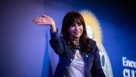 Kirchner vuelve como candidata al parlamento de Buenos Aires preocupad por la "derecha muy cruel" de Milei