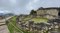 Descubren estructura funeraria y objetos ceremoniales prehispánicos en Perú