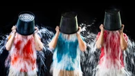 Arranca la campaña del cubo de agua helada de FUNDELA para impulsar la investigación frente a la ELA
