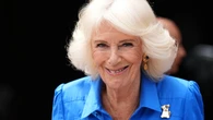 La reina Camilla, una amante de los animales: el broche perruno de Van Cleef & Arpels con oro de 18 quilates de 7.400 dólares