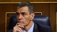 Sánchez replica a Feijóo con el "y tú más" y le dice que el PSOE solo tiene tres corruptos, frente a 200 del PP