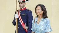 Ana Botín da una lección de estilo a sus 60 años en su nueva cita con Letizia con las alpargatas de cuña de 800 euros de Valentino