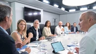 Feijóo promete gobernar solo, pero no quiere hemeroteca