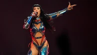 Katy Perry sufre accidente mecánico en pleno concierto mientras sobrevolaba al público