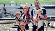 El "lío de cuernos" que revoluciona al fútbol: engaña a su mujer con una reportera del club y lo pillan por un "descuido telefónico"