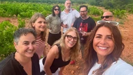 Nuria Roca tiene el look perfecto para una escapada con amigos: cómodo, estiloso y muy fácil de copiar