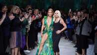 Donatella deja por sorpresa la dirección creativa de Versace: todos los detalles de su substituto