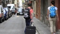 Consumo anuncia la retirada de los 65.000 anuncios ilegales de Airbnb que le ordenó eliminar y denuncia otros 55.000 sin número de registro