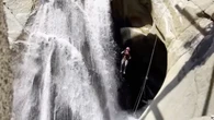 Una historia de película: rescatan a un hombre de 46 años que llevaba dos días atrapado detrás de una cascada