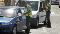 Sin licencia, sin seguro, pero con un buen corazón: el gesto inesperado de un conductor detenido por la policía