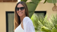 Helen Lindes presume de embarazo con el bikini que más potencia el bronceado