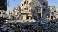 Un ataque israelí en un campo de refugiados en Gaza sepulta a decenas de palestinos bajo los escombros