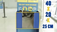 Ryanair lo vuelve a hacer: si tu maleta se pasa del tamaño, hay 'bonus' para su empleado