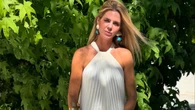 Amelia Bono o cómo elevar un look con bermudas vaqueras y botas cowboy