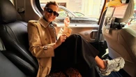 Nuria Roca se ha llevado a Nueva York las New Balance más bastas que seguro que comparte con Juan del Val