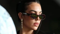 Solo Georgina Rodríguez puede ser la más sexy con estos vaqueros de campana que estilizan al máximo con cualquier look