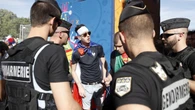 Una rave ilegal en el suroeste de Francia preocupa a las autoridades por el riesgo extremo de incendio: hay un policía herido