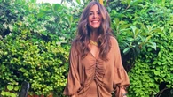 Para Nuria Roca, el marrón sigue siendo el más sofisticado y así lo demuestra con este look boho